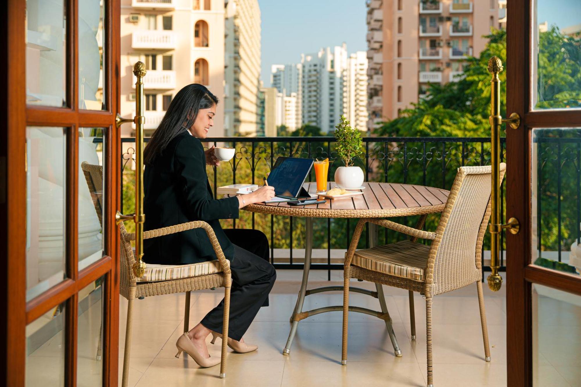 Hotel Dlf Club 5 Gurgaon Exterior foto