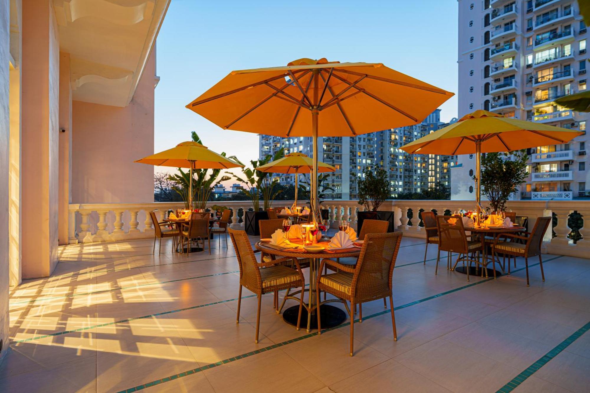 Hotel Dlf Club 5 Gurgaon Exterior foto